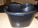 15 Liter Mop Bucket with Wringer, Classic Plastic Bucket with Side Lip for Easy Pouring, Floor Bucket with Carry Handle – Ideal for General and Small Area Cleaning Solution
